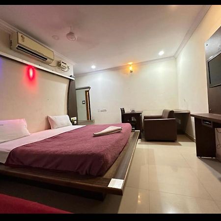 Siddi Vinayaka Hotel Hyderabad Exterior photo